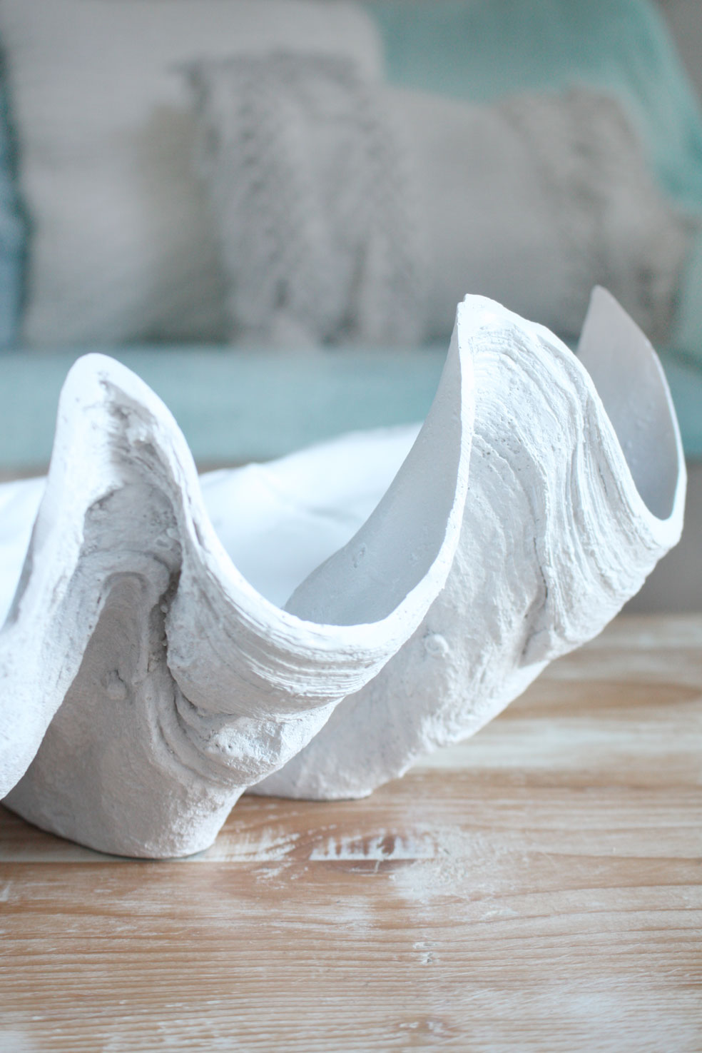 Clam Shell White Small 40cm Wide - Resin