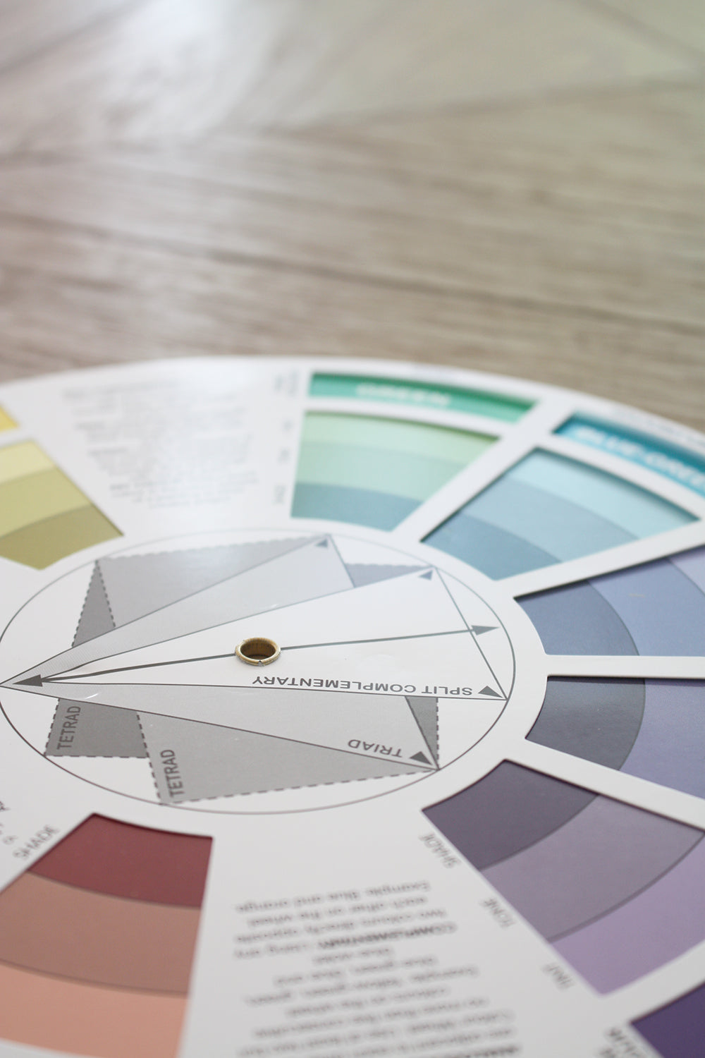 Artist's Colour Wheel 23cm Diameter