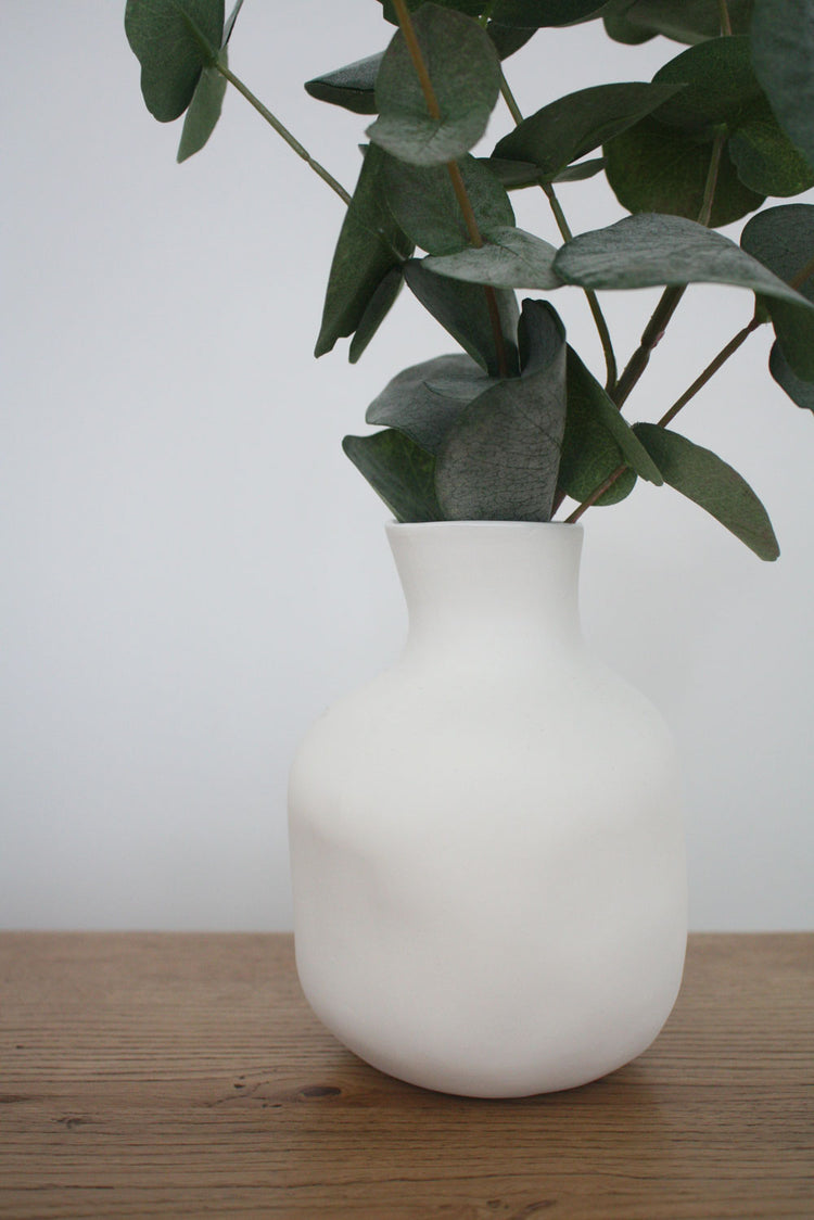 Flax White Sake Bottle Vase