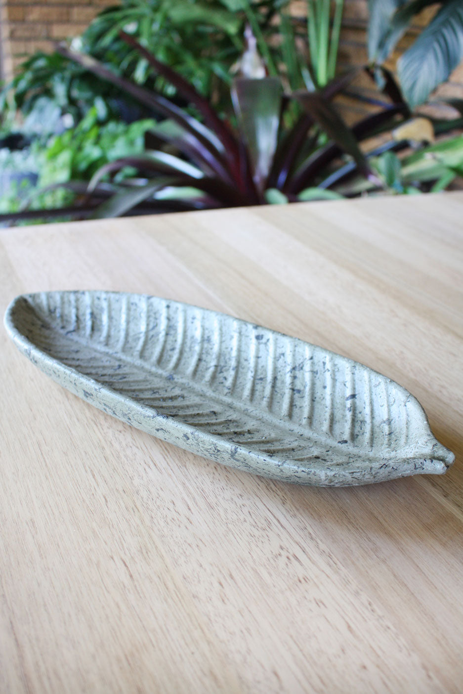 Concrete Leaf Plate