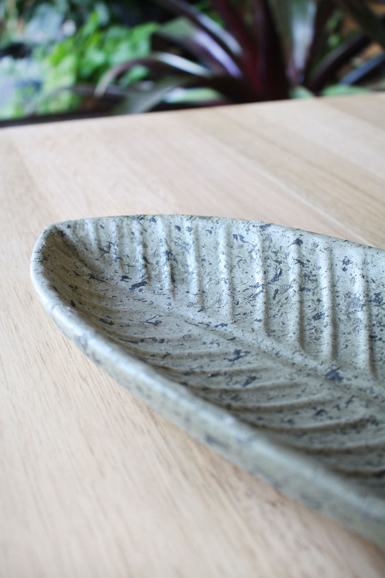 Concrete Leaf Plate