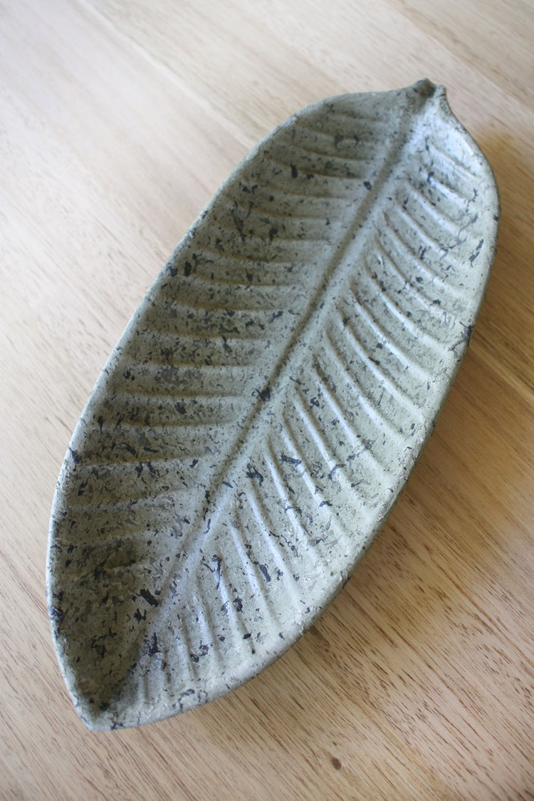 Concrete Leaf Plate