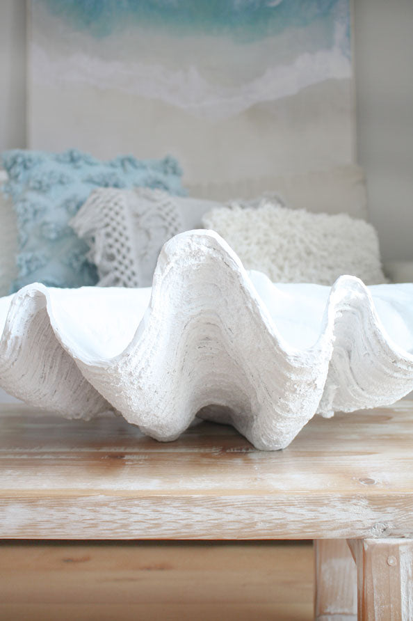 Clam Shell White XLarge 69cm Wide - Resin