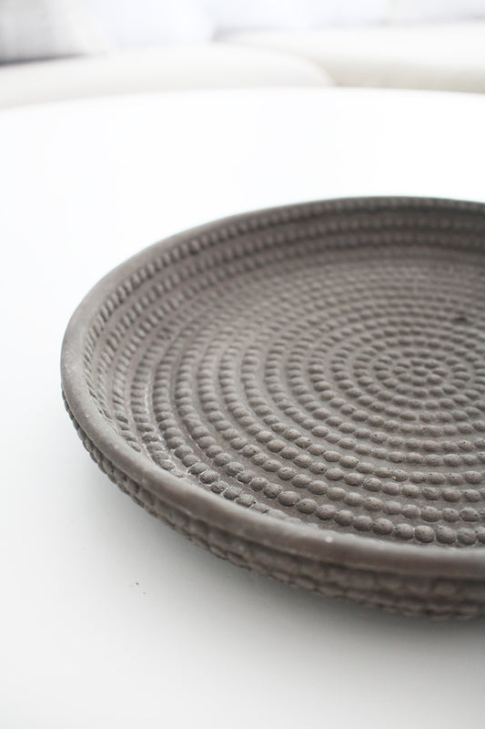 Pebble Round Cement Ribbed Tray - Grey